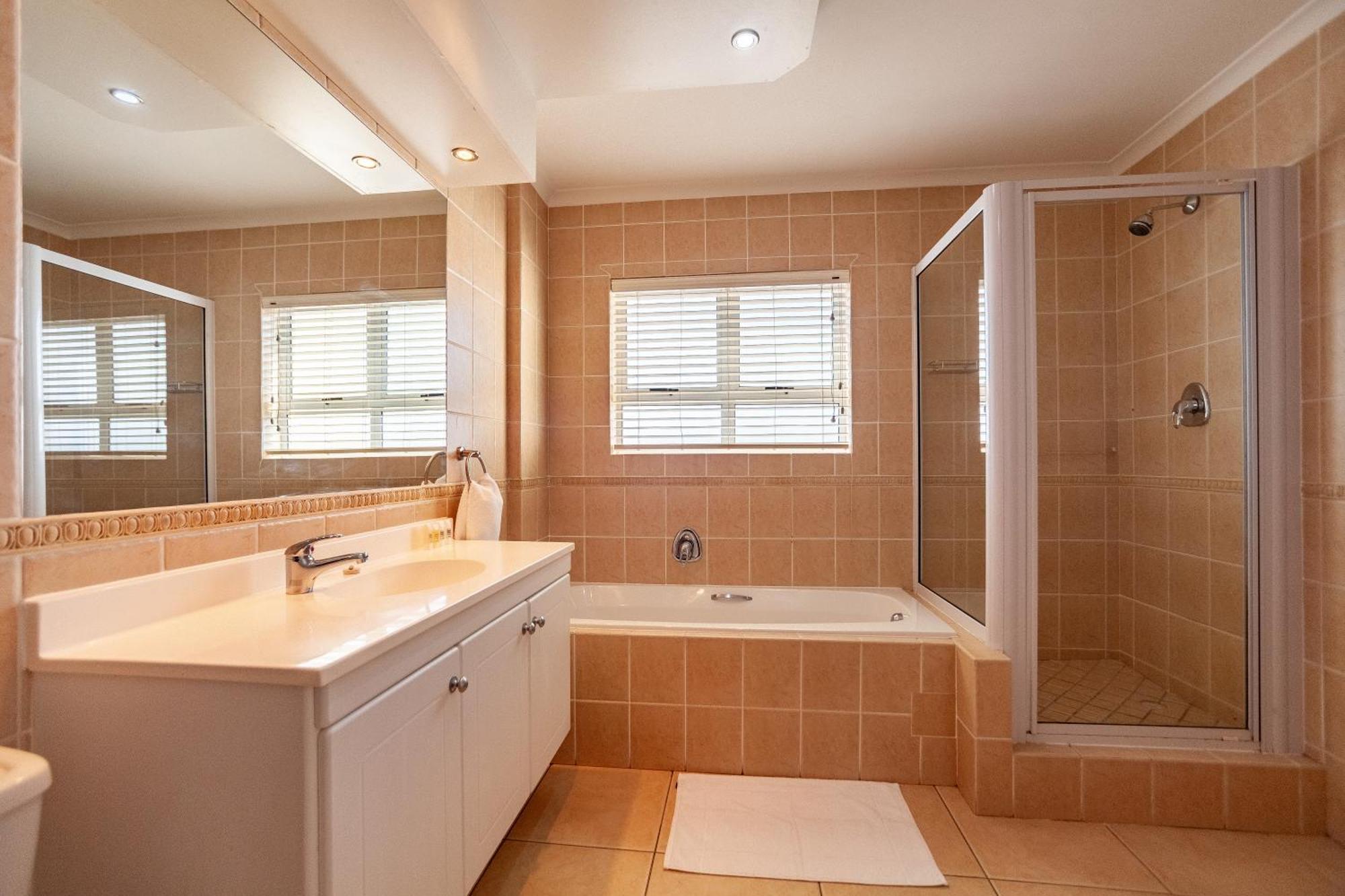 Luxury Ocean View Beachfront 2 Bed Apartment -206 The Waves, Blouberg, Cape Town Bloubergstrand Buitenkant foto